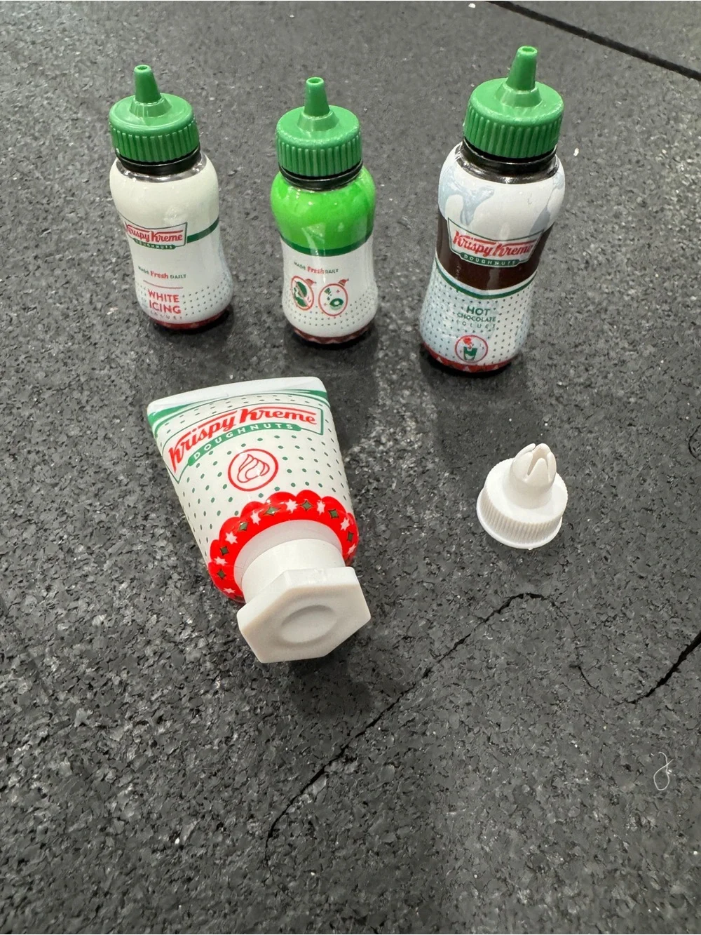 ZURU Mini Brands Create Krispy Kreme Icing Decorating Set White Chocolate